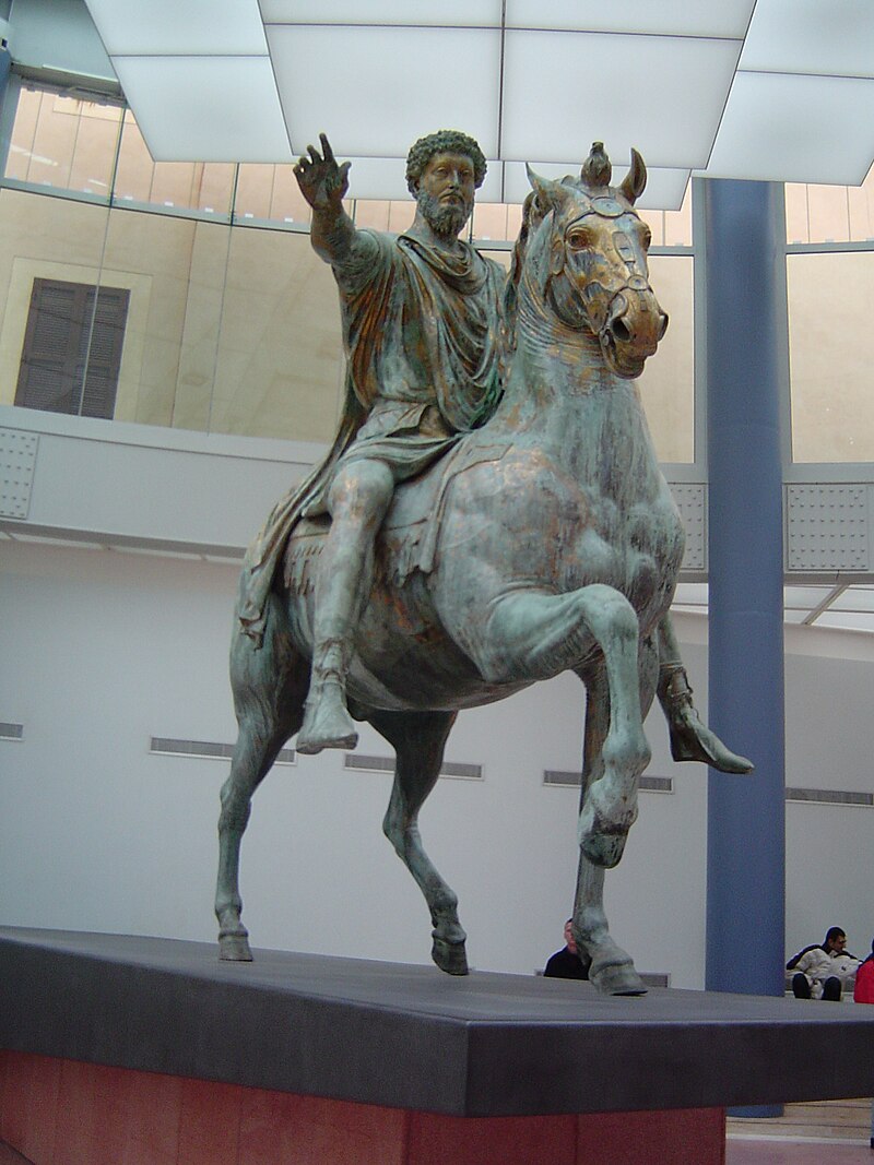 Estátua equestre de Marco Aurélio em bronze, no Museu Capitolino em Roma
